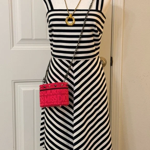 Limited Edition Miss Dior Beauty Pouch – Custom Convertible Crossbody - Picture 5 of 6